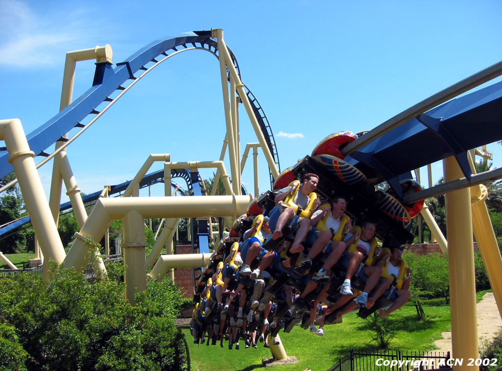 Busch Gardens Africa » Montu » montu-turn1.jpg